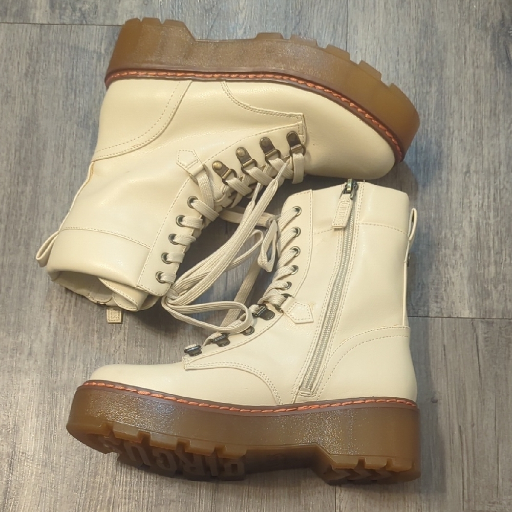 Circus by Sam Edelman Cream Combat Boots with Lace-Up Design - Picture 5 of 9